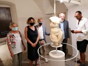 Inaugurata a Capraia la mostra “La Venere e i Marmi Dussol”