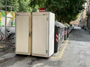 frigorifero_industriale_abbandonato