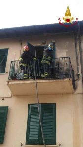 Antignano incendio su un terrazzo in via Don Renzo Gori