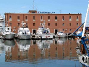 Nave della compagnia MSC fermata in porto, foro sopra un cilindro provocava la fuoriuscita di combustibile nella sala macchine