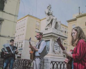 Livorno dal vivo, ecco i manifesti dei potagonisti che tappezzano la città