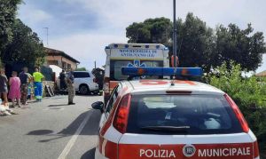 incidente castellaccio auto contro muro