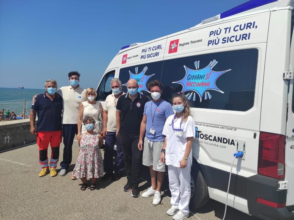 vaccini in spiaggia livorno 