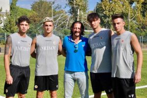 L'US Livorno tessera 4 giocatori