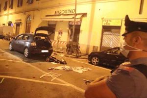 Guerra tra bande in centro a Livorno, Berti a Lamorgese: “Perso il controllo del territorio”