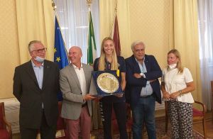 Volley: Pietrini, la campionessa d'Europa premiata dal sindaco Salvetti