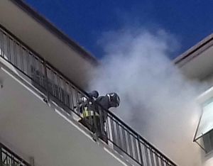 Via Ascoli, principio di incendio subito domato dai vigili del fuoco