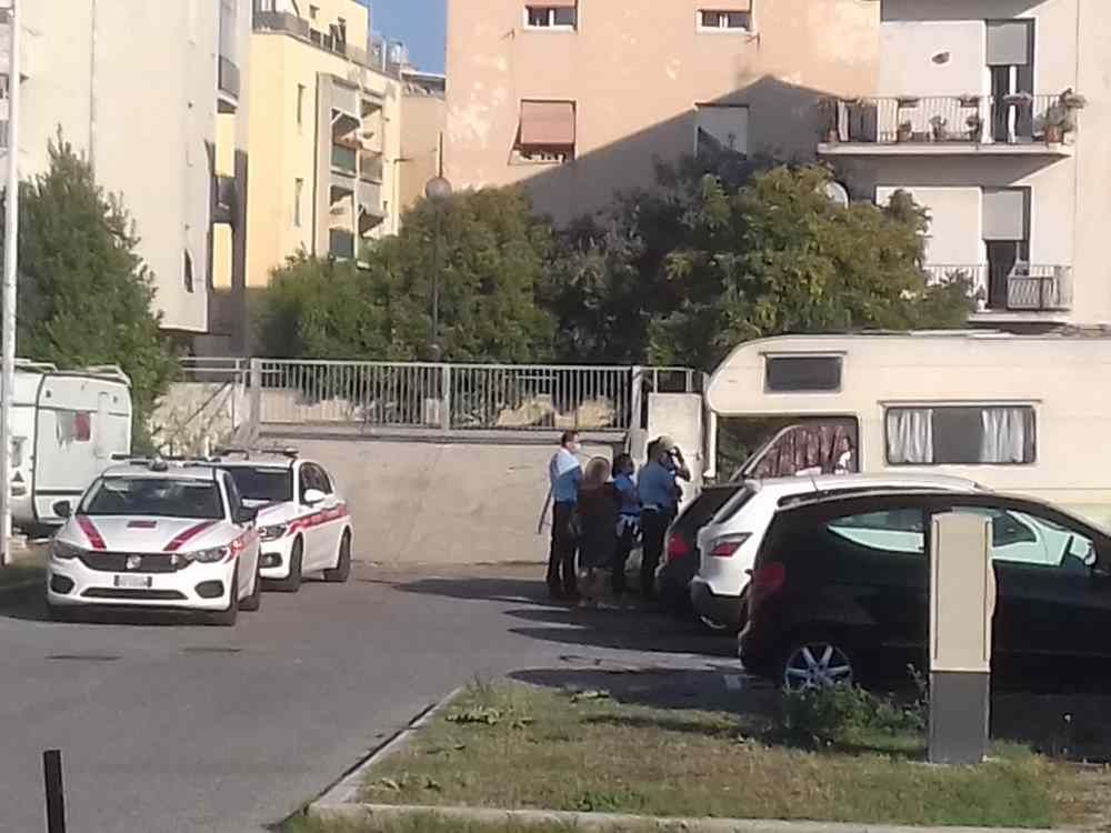 Camping viale della Libertà, interviene la municipale, residenti: "Che sia la volta buona?"