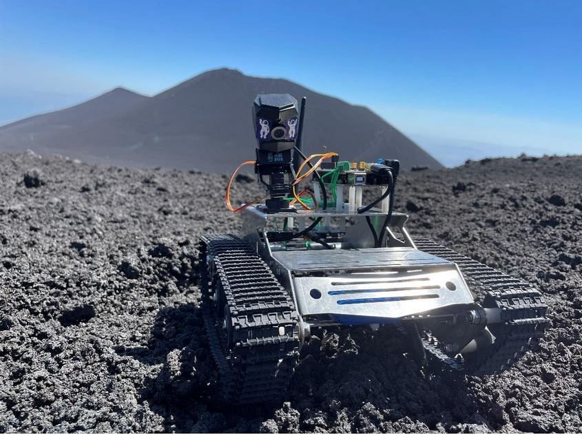 Un rover sull'Etna, il suolo del vulcano simula Marte