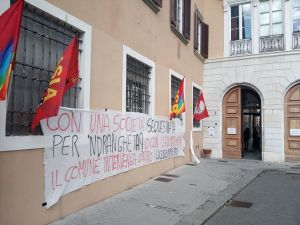 Potere al Popolo: "Il PD anche a Livorno si conferma nemico dei lavoratori"