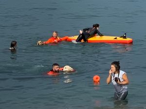 Mattina di addestramento al salvataggio per i cani del Sics