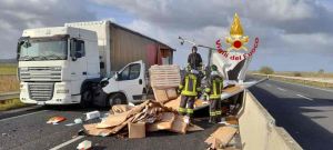 Fi-Pi-Li: incidente a Vicarello tra camion, traffico rallentato