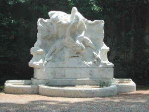 villa Fabbricotti fontana monumentale “Leda e il cigno”
