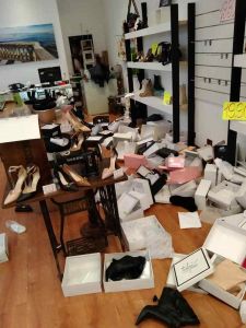 Altro furto in via Grande, la sicurezza che non c'è. Nel mirino dei ladri Faby Bag