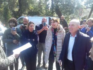 Caos a Limoncin dopo la diffida ad entrambe le parti§ arriva un camion, Salvetti e Cepparello sul posto (Video)