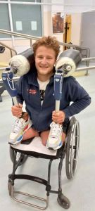 Christian Volpi è nuovamente in piedi, il primo giorno con le nuove protesi (Foto e video)