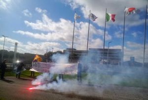 Usb Livorno, blitz alla Toyota Motor Italia a Roma per i lavoratori Bertani