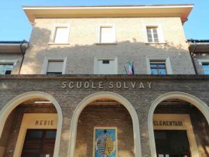 Rosignano, distacco intonaco, domani chiuse scuola primaria Solvay e Infanzia Giamburrasca