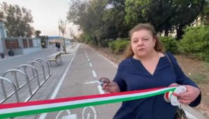 Amadio con nastro e forbici inaugura le problematiche del nuovo viale Italia (Video)
