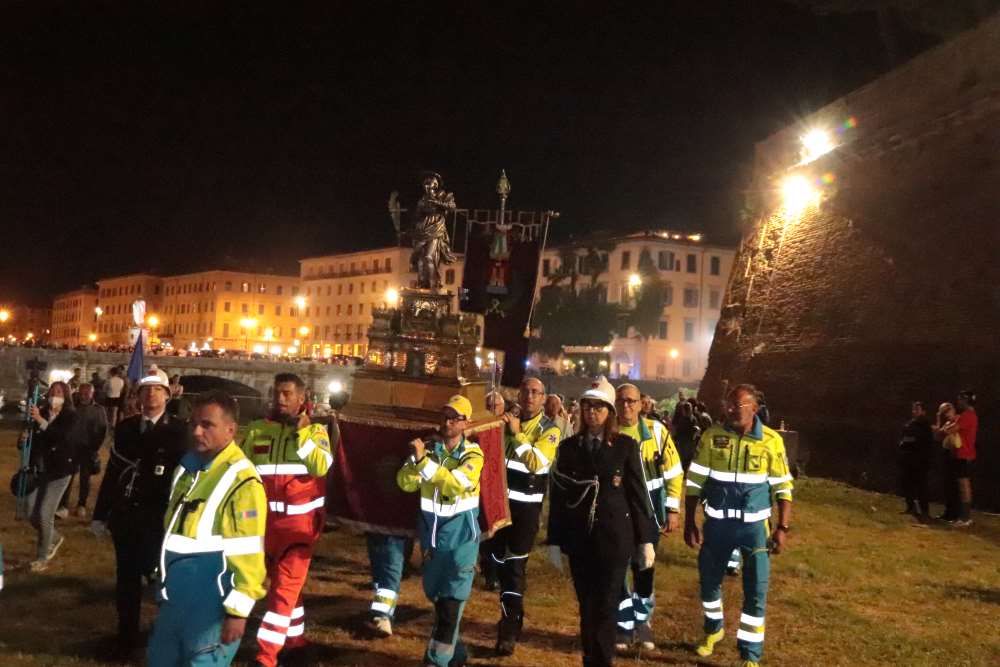 Santa Giulia, processione sui fossi fino alla Fortezza Nuova