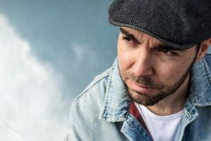 Special guest è il nuovo progetto solista del musicista toscano McFly. Un brano funky per aumentare l'autostima dell'ascoltatore