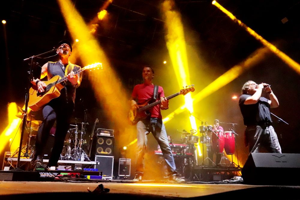 Straborgo, piazza piena per Bandabardò e Cisco (Foto e Video)