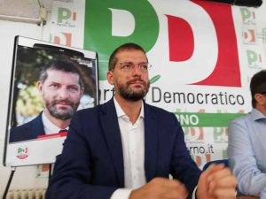 Elezioni - Romano (PD) incontra i livornesi al mercatino del venerdì (Video)