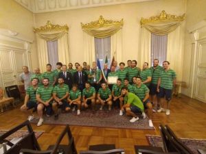 Il Livorno Rugby, dopo la promozione in A, è stato ricevuto in Comune dal sindaco. "Vogliamo consolidarci in A"