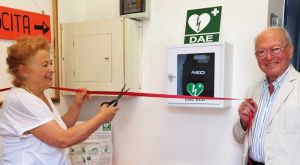 A Quercianella installato un nuovo defibrillatore. Sabato 8 primo corso sull'utilizzo, come partecipare