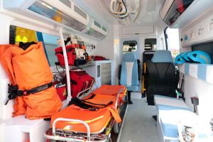 Piazza della Repubblica, 40enne investita da uno scooter