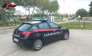 Finto incidente ai danni di una donna di Collesalvetti, denunciato un 44enne pisano