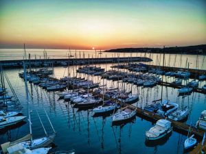 Tragedia a Cala de Medici, uomo trovato morto in acqua