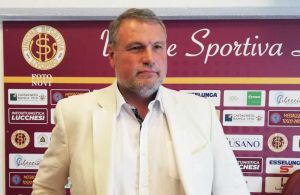 Grosseto-Livorno: pugni, colpi, spinte, sputi e lanci di oggetti alla dirigenza amaranto. La società condanna la violenza subita