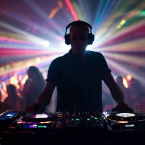 Rissa di Halloween in discoteca, per 7 giovani scatta anche il Dacur