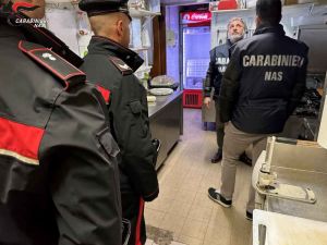 Chiuso per scarsa igiene un ristorante di uno stabilimento balneare