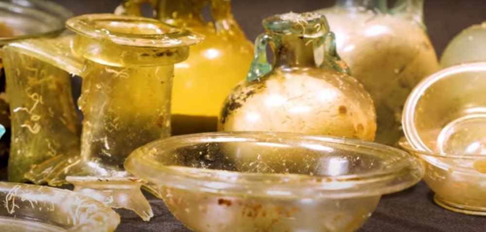 Tesoro di vetro di 2000 anni fa scoperto a Capraia con un robot sottomarino. «Era a 350 metri di profondità»