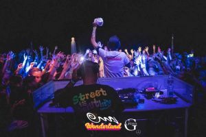 Grande affluenza per la prima di Wonderland, la discoteca inclusiva e no alcol per minori. Giulia Ottorini star della serata