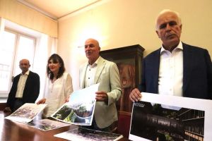 La conferenza stampa di presentazione del nuovo ospedale (Video e rendering)