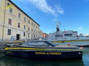 GDF Roan Livorno:  Consegnati Scudi di San Martino agli uomini del nucleo sommozzatori