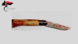 Livornese accoltella alla gola la ex a Pontedera, arrestato