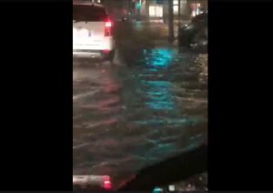 Maltempo Livorno - Aurelia zona ospedale, un mare d'acqua in strada