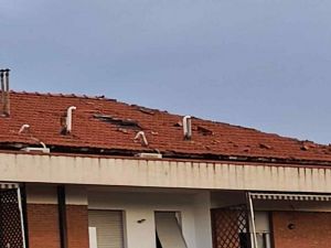 Tromba d'aria ad Antignano, le immagini dei danni