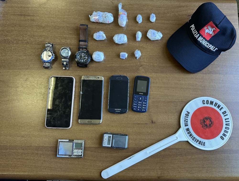 Droga nell'alloggio ERP occupato. Municipale libera l'appartamento, identificato e denunciato l'occupante