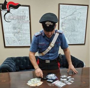 Prova ad evitare una pattuglia dei carabinieri, denunciato 28enne livornese