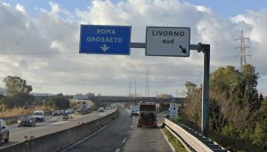 Superstrada, uscita Livorno Sud chiusa per lavori