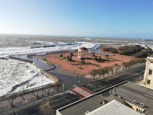 La mareggiata vista dall'Hotel Palazzo (Video)