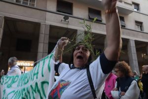 Meno cemento più verde, la manifestazione dei comitati ambientalisti a Livorno (Video)