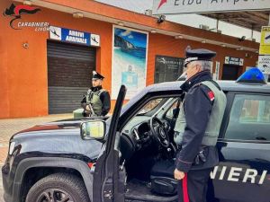 Elba, i carabinieri simulano situazione di crisi in aeroporto