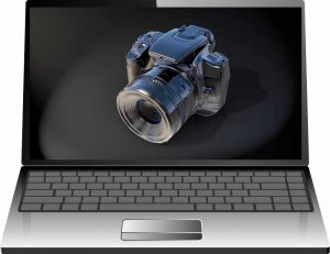 Compra fotocamera su social, truffato da una 25enne napoletana