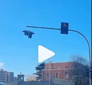 Semafori più sicuri contro il vento: interventi in corso a Livorno con tecnologie avanzate